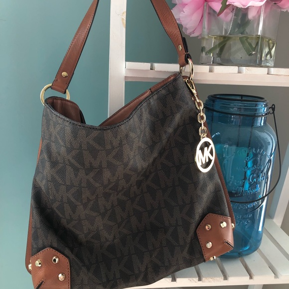 Michael Kors Handbags - Firm Michael Kors Signature Medium Serena Bag